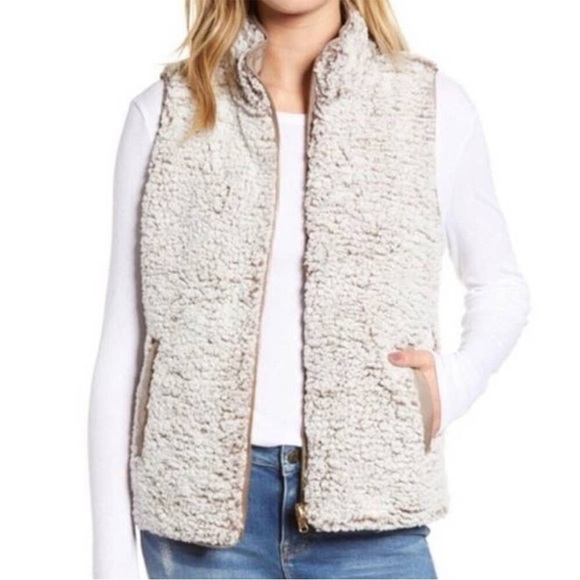 Thread + Supply Tan Sherpa Zip Up Vest - Picture 1 of 8
